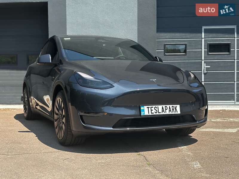 Внедорожник / Кроссовер Tesla Model Y 2024 в Киеве
