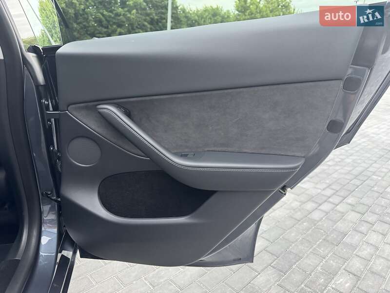 Внедорожник / Кроссовер Tesla Model Y 2023 в Виннице