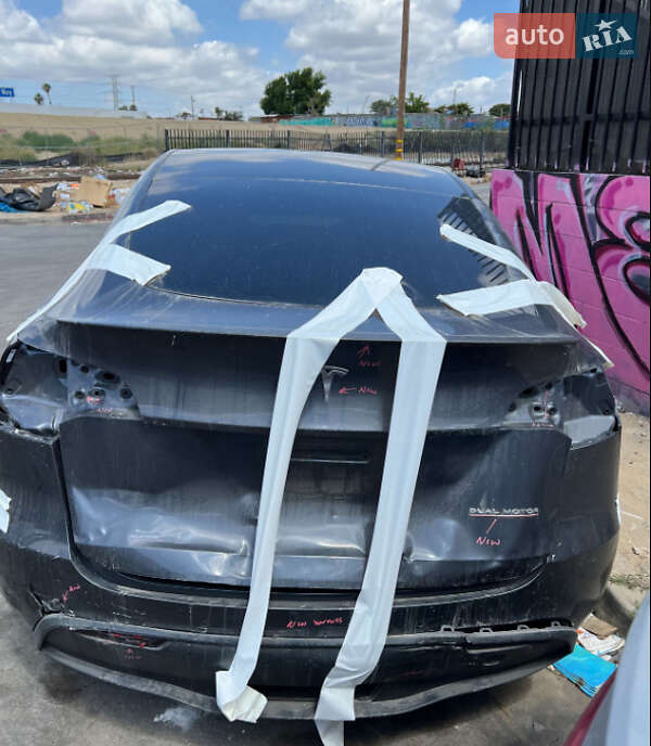 Внедорожник / Кроссовер Tesla Model Y 2022 в Новояворовске