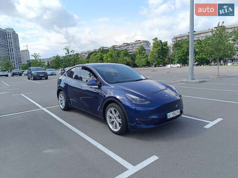 Внедорожник / Кроссовер Tesla Model Y 2023 в Киеве