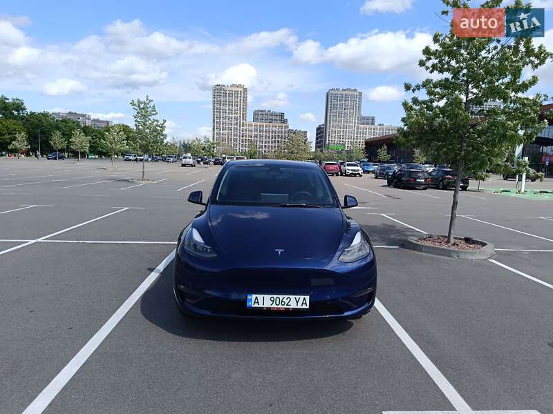 Внедорожник / Кроссовер Tesla Model Y 2023 в Киеве