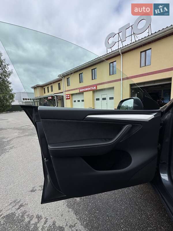 Внедорожник / Кроссовер Tesla Model Y 2023 в Киеве фото 17 Внедорожник / Кроссовер Tesla Model Y 2023 в Киеве