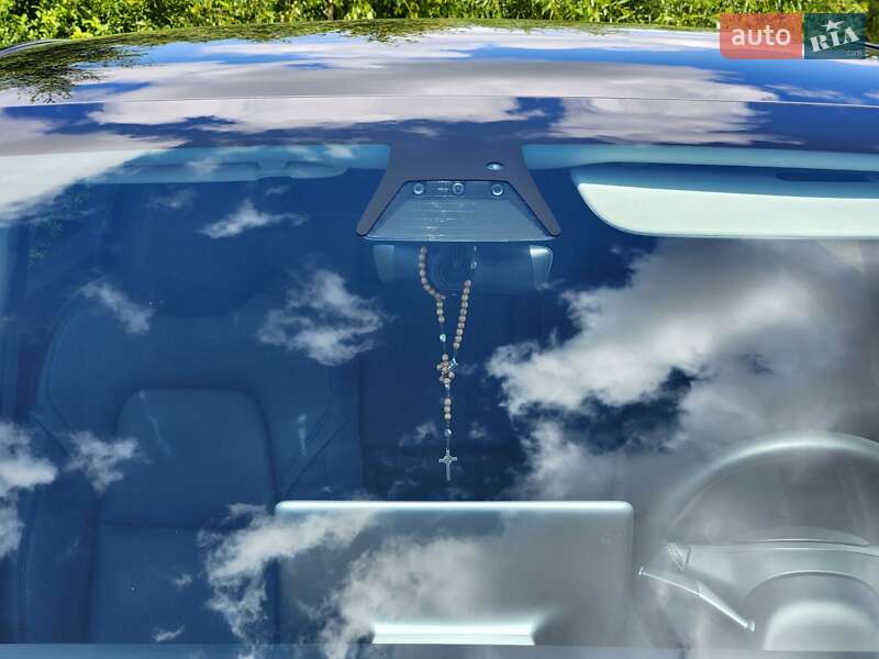 Внедорожник / Кроссовер Tesla Model Y 2022 в Львове