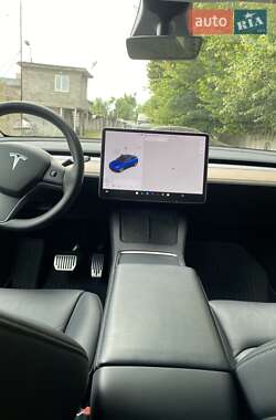 Позашляховик / Кросовер Tesla Model Y 2021 в 