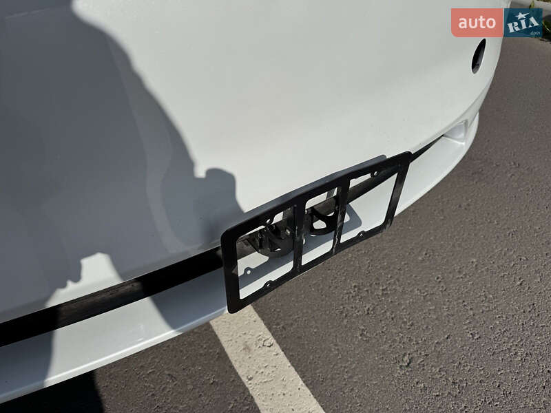 Внедорожник / Кроссовер Tesla Model Y 2024 в Ровно