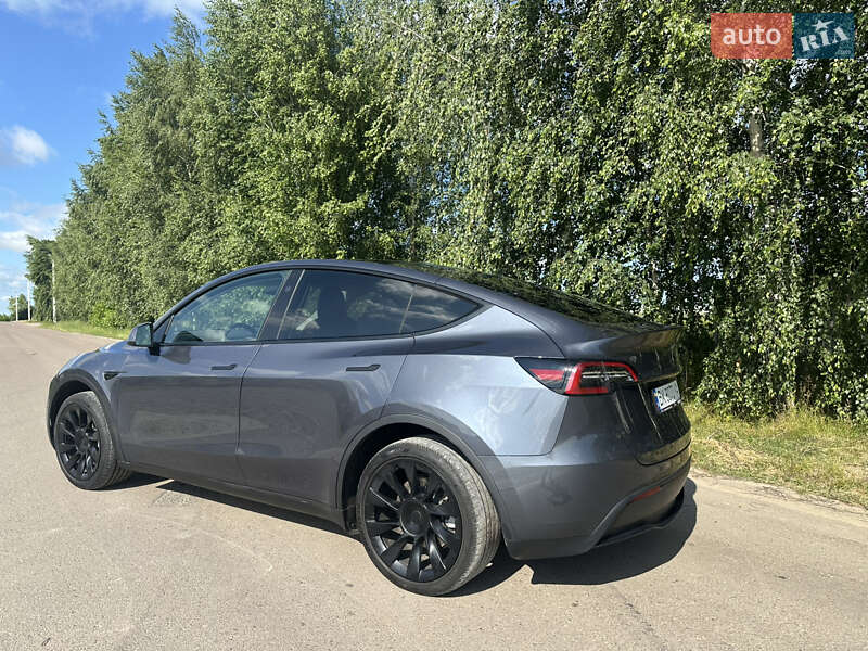 Внедорожник / Кроссовер Tesla Model Y 2023 в Ровно