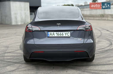 Позашляховик / Кросовер Tesla Model Y 2023 в 