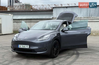 Позашляховик / Кросовер Tesla Model Y 2023 в 