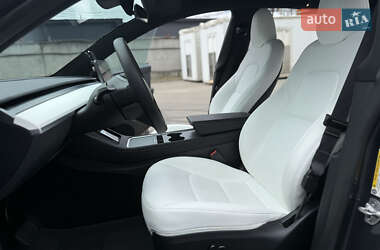 Позашляховик / Кросовер Tesla Model Y 2023 в 