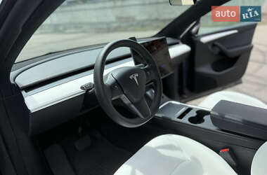 Позашляховик / Кросовер Tesla Model Y 2023 в 
