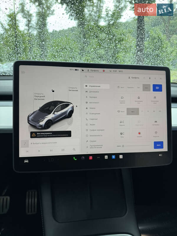Внедорожник / Кроссовер Tesla Model Y 2024 в Киеве