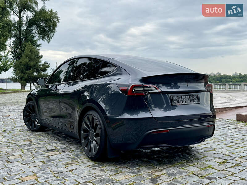 Внедорожник / Кроссовер Tesla Model Y 2024 в Киеве