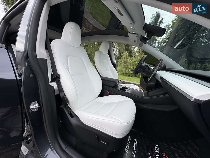 Внедорожник / Кроссовер Tesla Model Y 2024 в Киеве