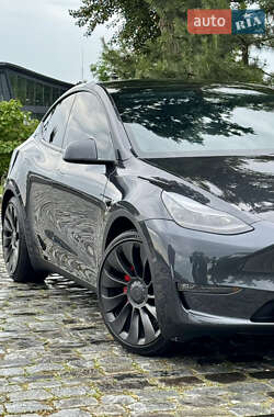 Внедорожник / Кроссовер Tesla Model Y 2024 в 