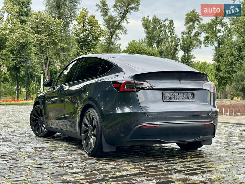 Внедорожник / Кроссовер Tesla Model Y 2024 в Киеве