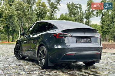 Внедорожник / Кроссовер Tesla Model Y 2024 в 