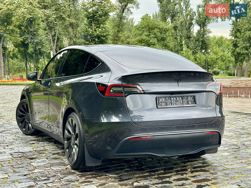 Внедорожник / Кроссовер Tesla Model Y 2024 в Киеве