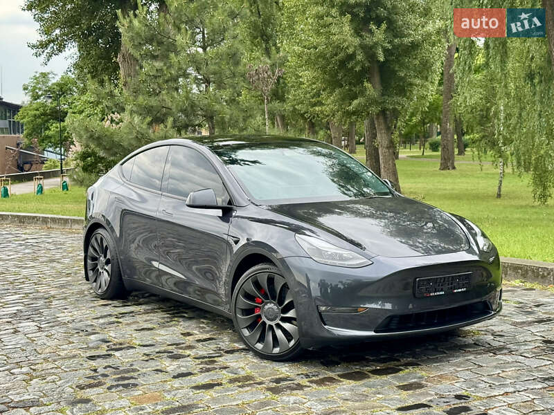 Внедорожник / Кроссовер Tesla Model Y 2024 в Киеве