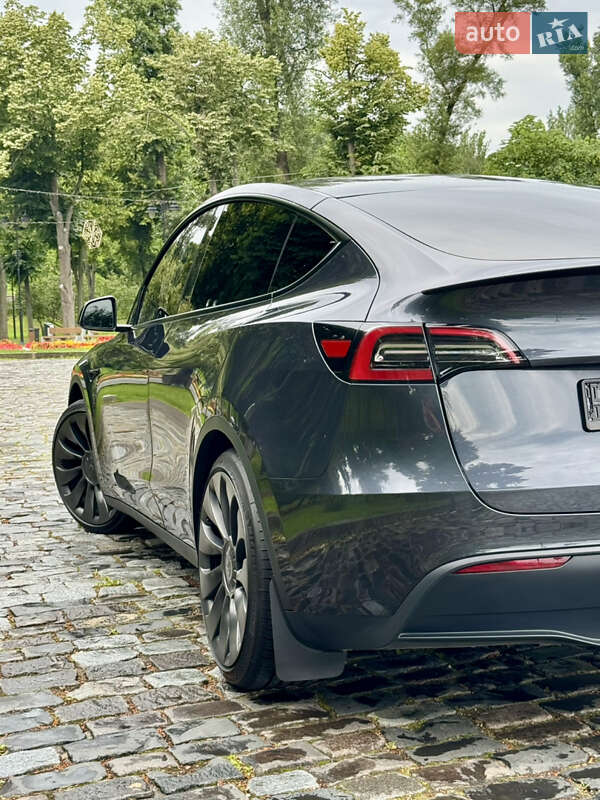 Внедорожник / Кроссовер Tesla Model Y 2024 в Киеве