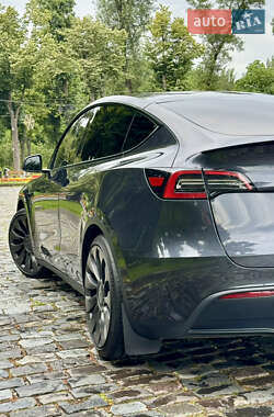 Внедорожник / Кроссовер Tesla Model Y 2024 в 