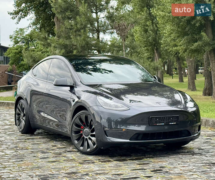 Внедорожник / Кроссовер Tesla Model Y 2024 в Киеве