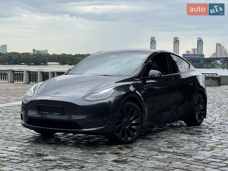 Внедорожник / Кроссовер Tesla Model Y 2024 в Киеве