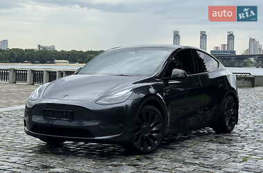 Внедорожник / Кроссовер Tesla Model Y 2024 в 
