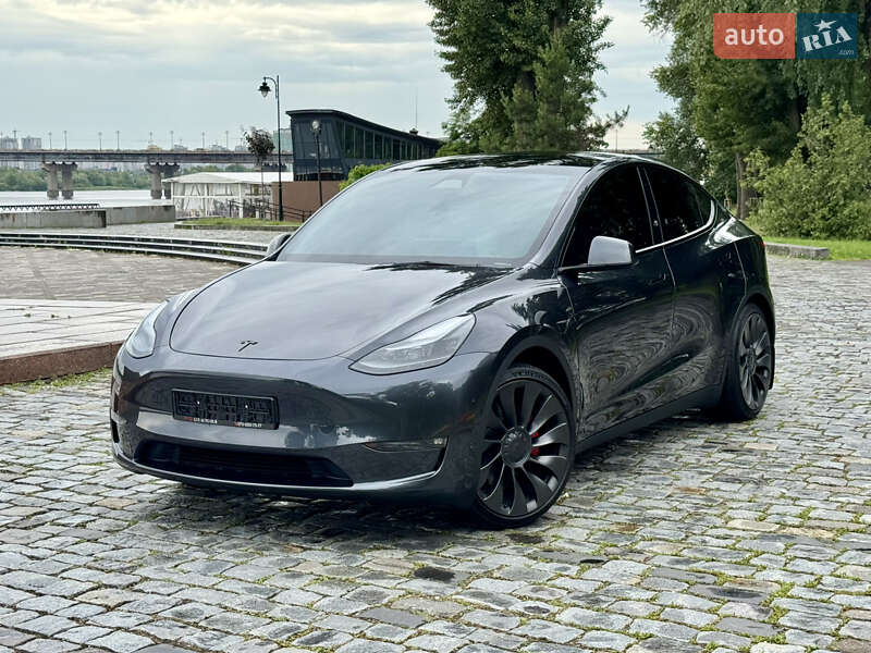 Внедорожник / Кроссовер Tesla Model Y 2024 в Киеве