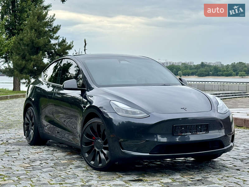 Внедорожник / Кроссовер Tesla Model Y 2024 в Киеве