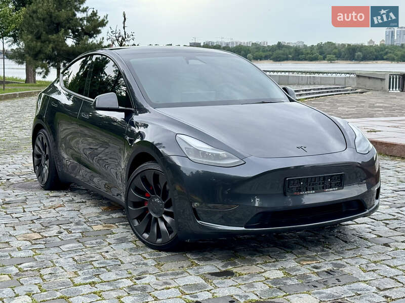 Внедорожник / Кроссовер Tesla Model Y 2024 в Киеве
