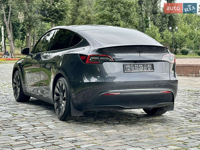 Внедорожник / Кроссовер Tesla Model Y 2024 в Киеве