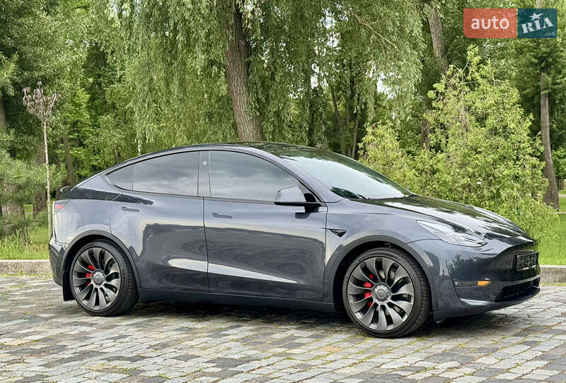 Внедорожник / Кроссовер Tesla Model Y 2024 в Киеве