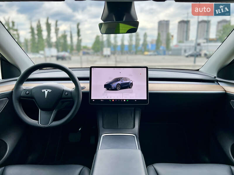 Внедорожник / Кроссовер Tesla Model Y 2024 в Киеве