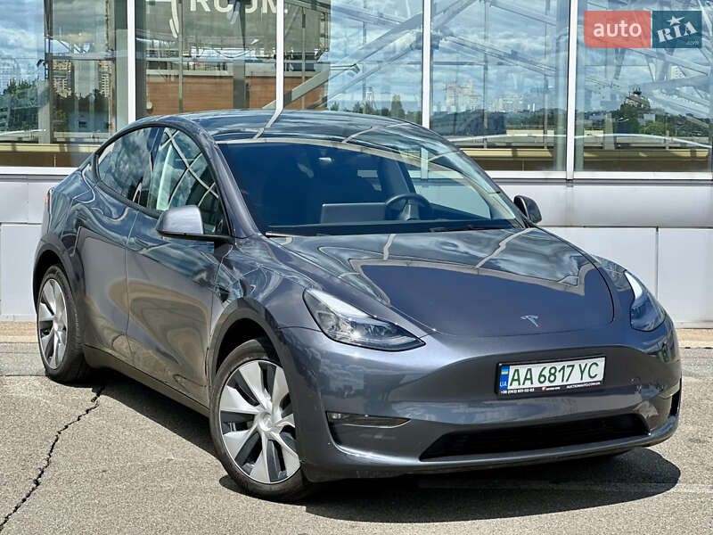Tesla Model Y 2023