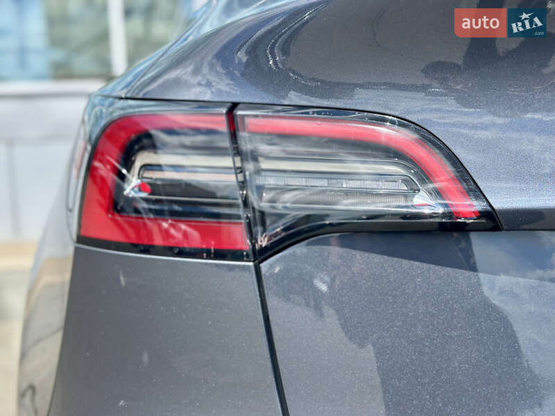 Внедорожник / Кроссовер Tesla Model Y 2023 в Киеве