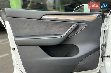 Внедорожник / Кроссовер Tesla Model Y 2022 в 