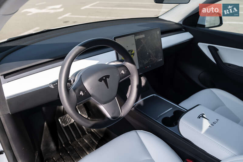 Внедорожник / Кроссовер Tesla Model Y 2021 в Киеве