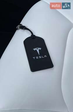 Внедорожник / Кроссовер Tesla Model Y 2022 в 