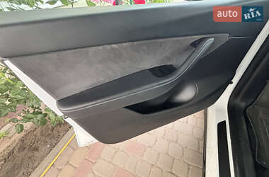 Внедорожник / Кроссовер Tesla Model Y 2020 в 