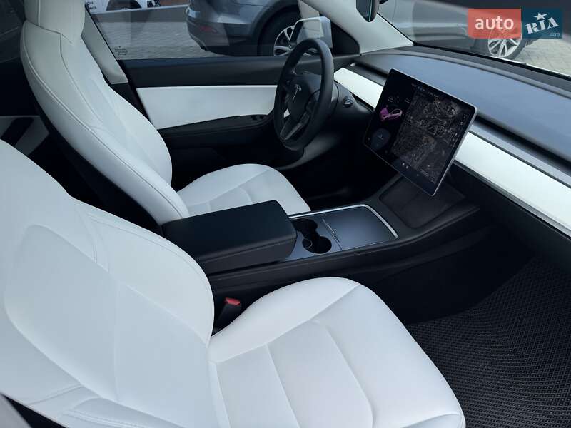 Внедорожник / Кроссовер Tesla Model Y 2021 в Кременчуге