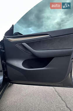 Внедорожник / Кроссовер Tesla Model Y 2022 в 