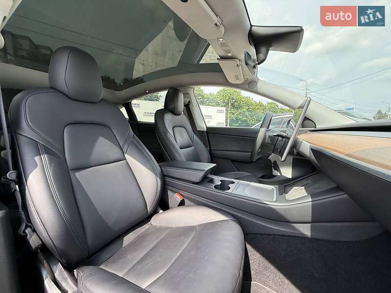Внедорожник / Кроссовер Tesla Model Y 2021 в Луцке