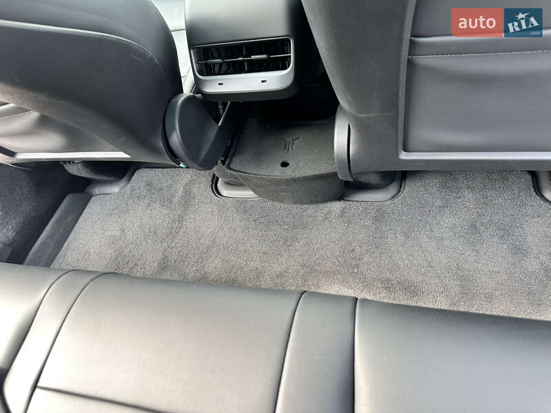 Внедорожник / Кроссовер Tesla Model Y 2023 в Полтаве фото 4 Внедорожник / Кроссовер Tesla Model Y 2023 в Полтаве