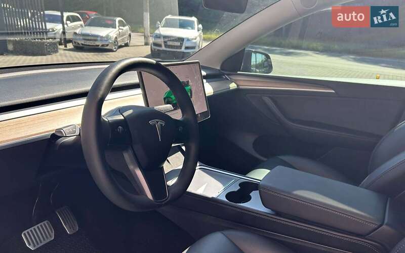 Позашляховик / Кросовер Tesla Model Y 2023 в Чернівцях