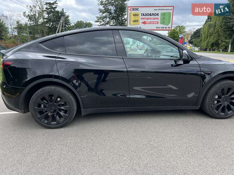 Внедорожник / Кроссовер Tesla Model Y 2023 в Киеве