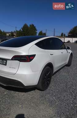 Внедорожник / Кроссовер Tesla Model Y 2021 в 