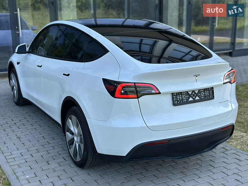 Внедорожник / Кроссовер Tesla Model Y 2023 в Ровно