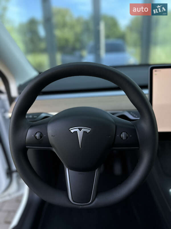 Внедорожник / Кроссовер Tesla Model Y 2023 в Ровно