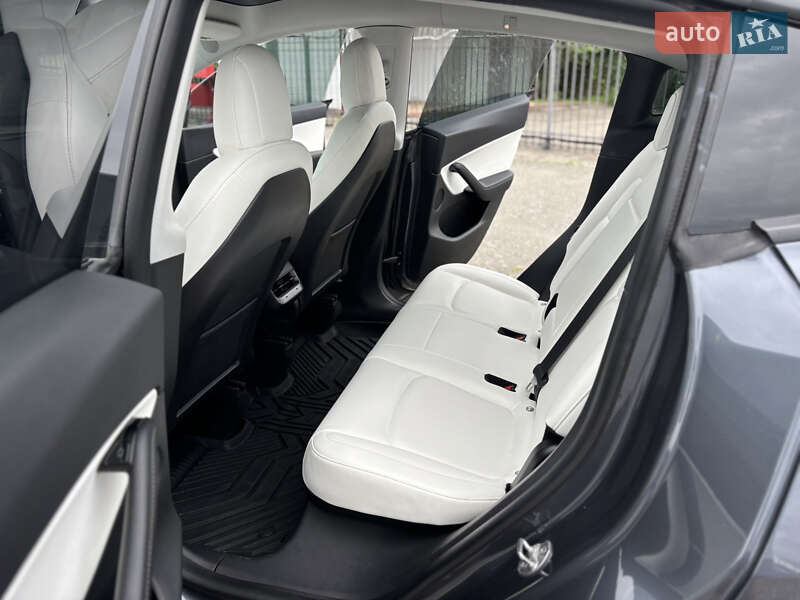 Внедорожник / Кроссовер Tesla Model Y 2020 в Киеве