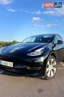 Внедорожник / Кроссовер Tesla Model Y 2023 в Ровно